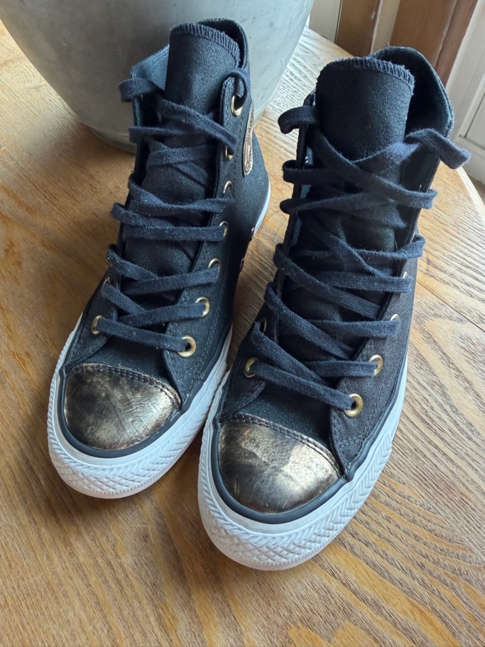 Converse Women's Chuck Taylor All Star Brush Off Sneaker Black/Gold Size 7 - Picture 3 of 7
